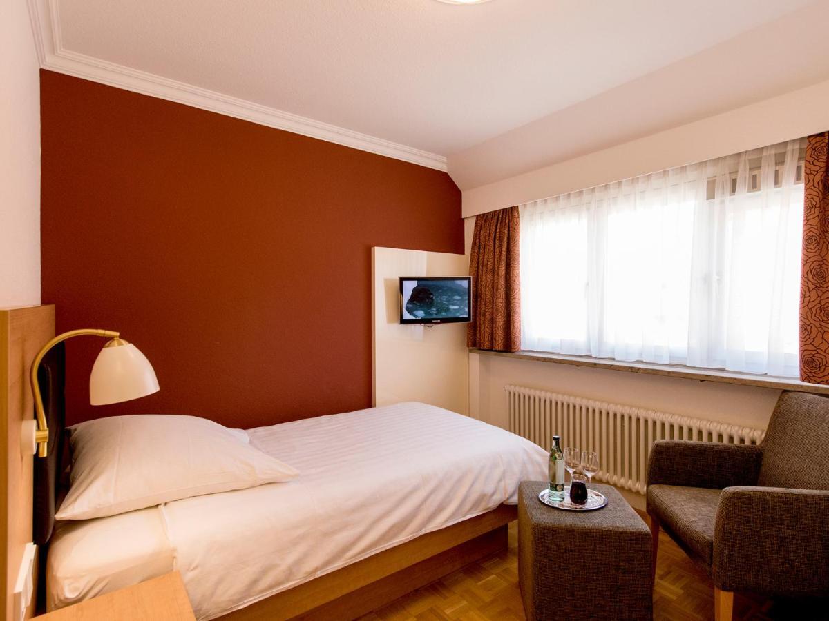 אוברלינגן Hotel Ochsen מראה חיצוני תמונה